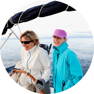 Women at helm, femmes a la barre